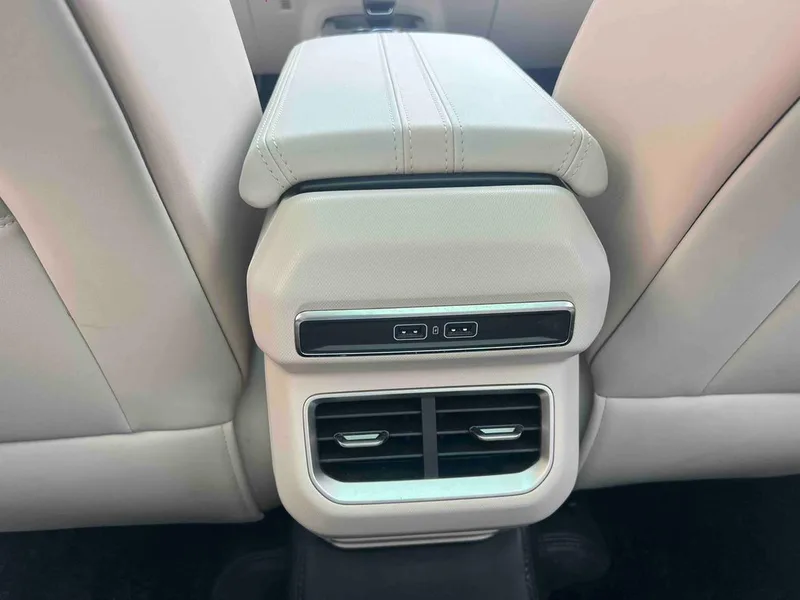 Geely ICON 2023 1.5TD Chocolate alcohol version interior photo 12 Geely ICON 2023 1.5TD Chocolate alcohol version interior photo 12