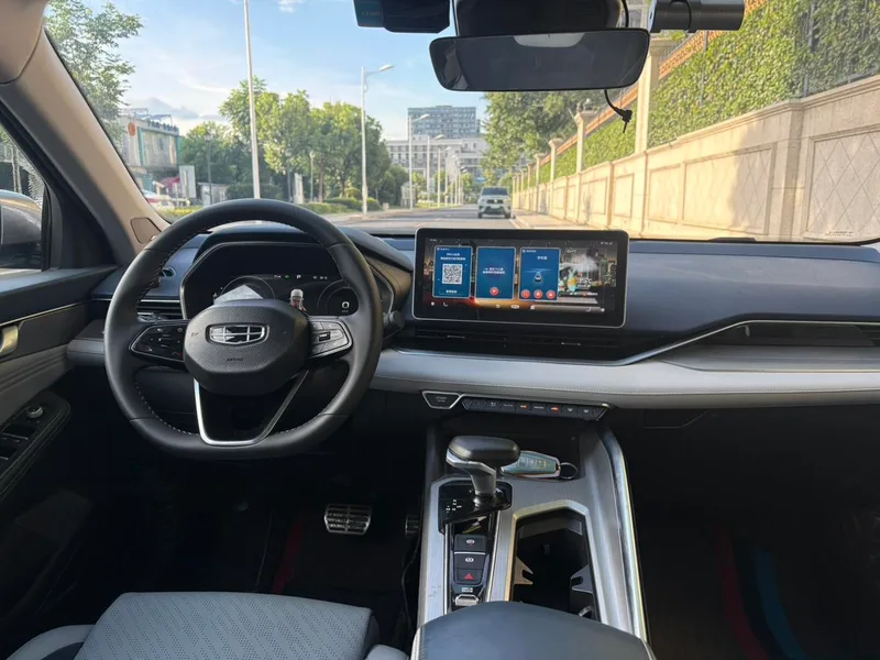 Geely Preface 2020 2.0T Премиальная комплектация интерьер фото 10