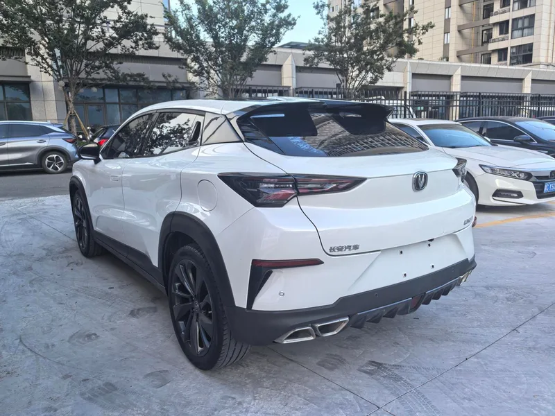 Changan UNI-T 2021 1.5T Excellence-type exterior photo 4 Changan UNI-T 2021 1.5T Excellence-type exterior photo 4