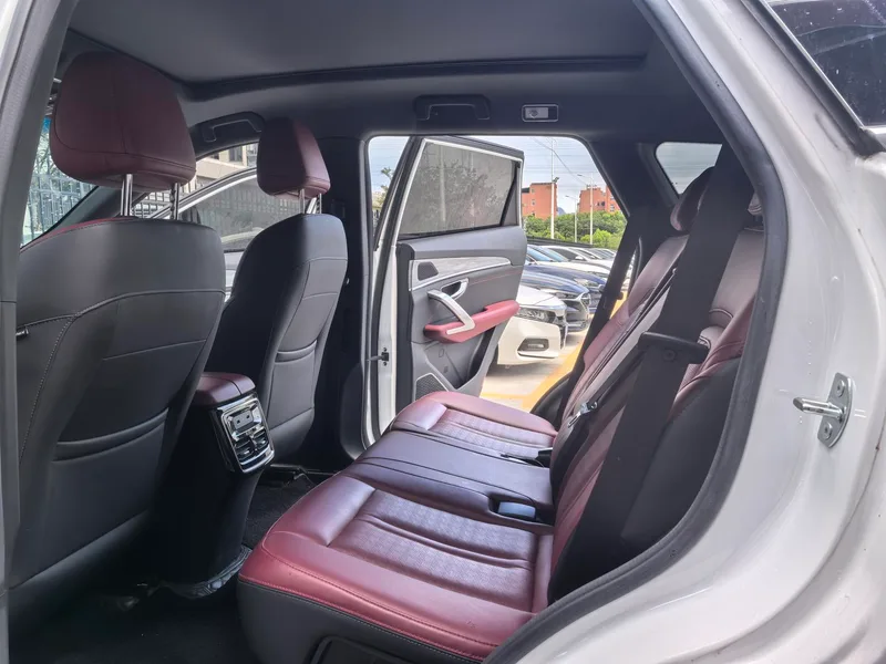 Jetour X70 PRO 2023 1.6TD DCT Enjoy with pleasure PRO 5 seat interior photo 12 Jetour X70 PRO 2023 1.6TD DCT Enjoy with pleasure PRO 5 seat interior photo 12