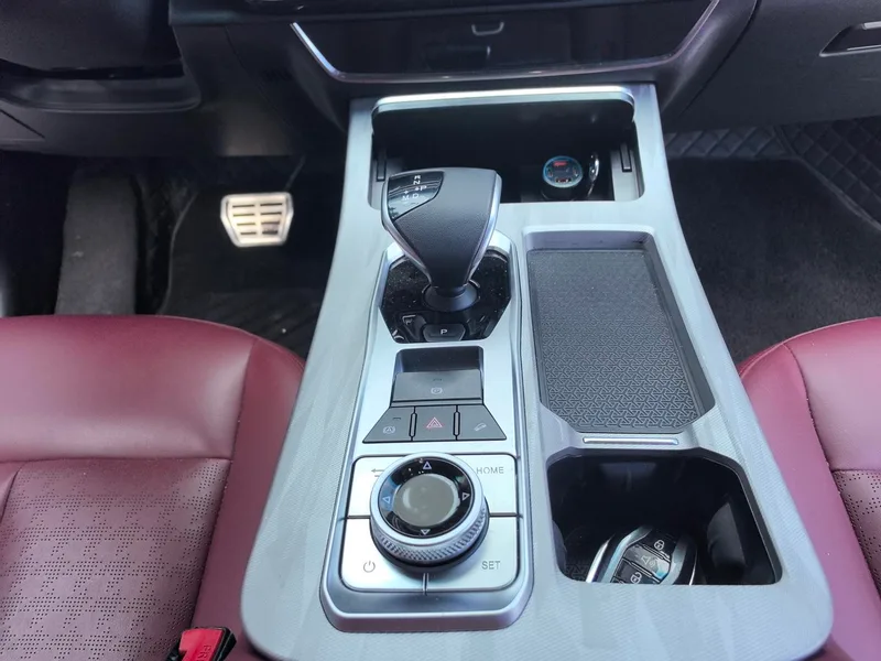 Jetour X70 PRO 2023 1.6TD DCT Enjoy with pleasure PRO 5 seat interior photo 15 Jetour X70 PRO 2023 1.6TD DCT Enjoy with pleasure PRO 5 seat interior photo 15