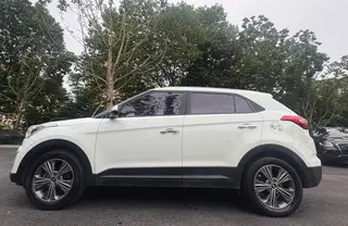 Hyundai ix25 2015 1.6L Tipo premium de tracción automática en dos ruedas DLX exterior foto 7 Hyundai ix25 2015 1.6L Tipo premium de tracción automática en dos ruedas DLX exterior foto 7