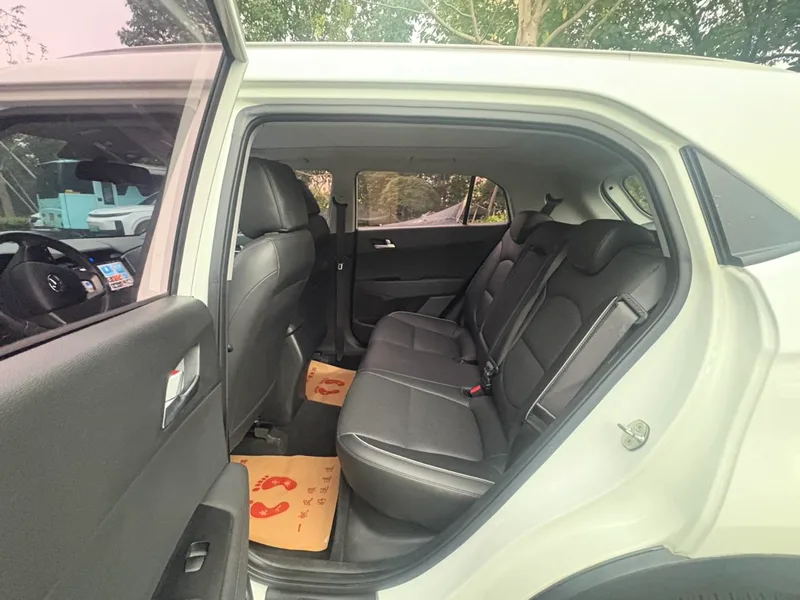 Hyundai ix25 2015 1.6L Tipo premium de tracción automática en dos ruedas DLX interior foto 9 Hyundai ix25 2015 1.6L Tipo premium de tracción automática en dos ruedas DLX interior foto 9