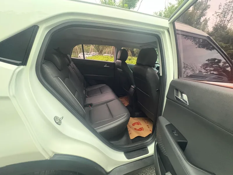 Hyundai ix25 2015 1.6L Tipo premium de tracción automática en dos ruedas DLX interior foto 11 Hyundai ix25 2015 1.6L Tipo premium de tracción automática en dos ruedas DLX interior foto 11