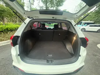 Hyundai ix25 2015 1.6L Tipo premium de tracción automática en dos ruedas DLX interior foto 13 Hyundai ix25 2015 1.6L Tipo premium de tracción automática en dos ruedas DLX interior foto 13