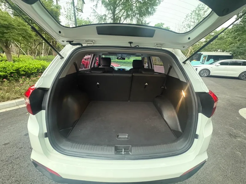Hyundai ix25 2015 1.6L Tipo premium de tracción automática en dos ruedas DLX interior foto 13 Hyundai ix25 2015 1.6L Tipo premium de tracción automática en dos ruedas DLX interior foto 13