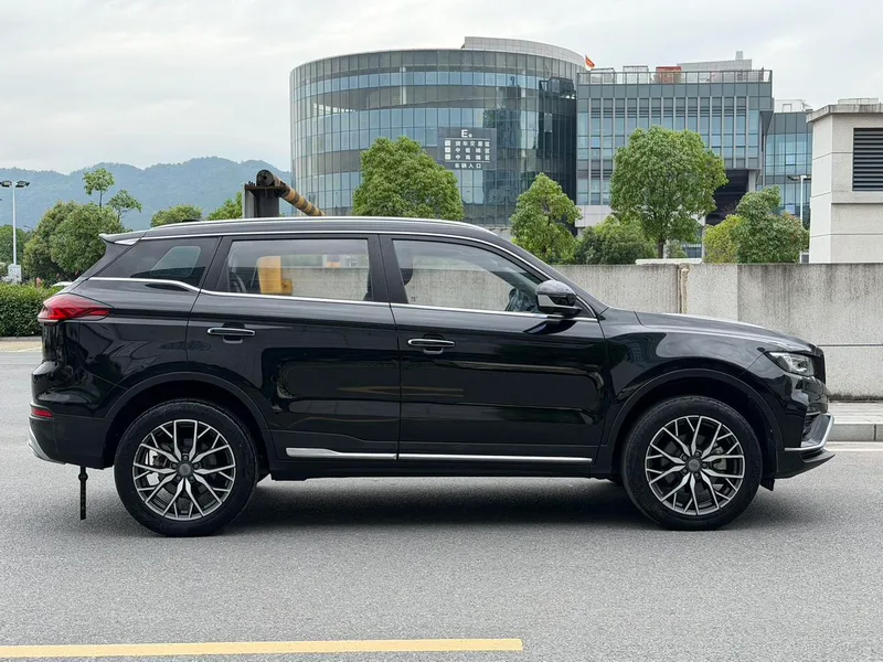 Geely Boyue 2020 1.8TD DCT Leading with intelligence PRO exterior photo 7