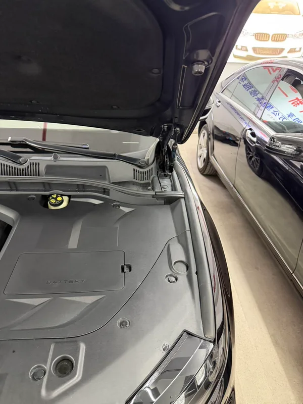 Geely Boyue 2020 1.8TD DCT Leading with intelligence PRO interior photo 17