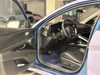 Hyundai Elantra 2021 1.5L CVT LUX Premium Edition interior photo 6 Hyundai Elantra 2021 1.5L CVT LUX Premium Edition interior photo 6
