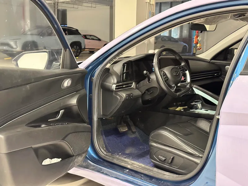 Hyundai Elantra 2021 1.5L CVT LUX Premium Edition interior photo 6 Hyundai Elantra 2021 1.5L CVT LUX Premium Edition interior photo 6
