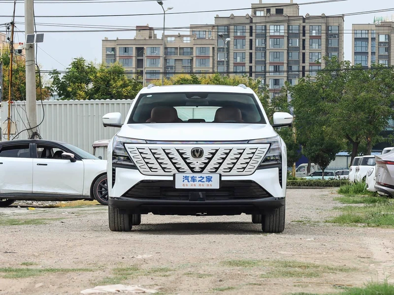 Changan CS75PLUS 2025 Cuarta generación 1.5T Nueva ballena azul Excelencia inteligente exterior foto 2