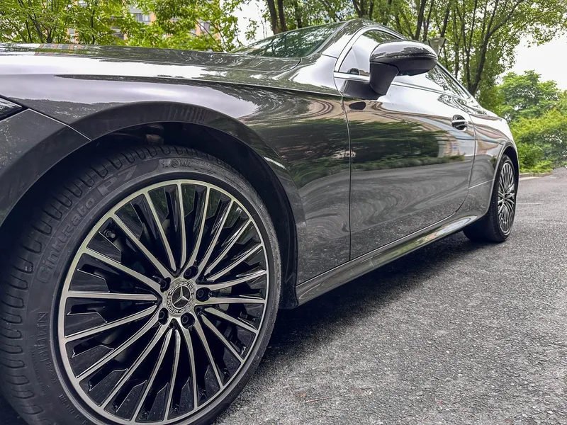 Mercedes-Benz CLE 2024 CLE 260 Coupé exterior foto 4