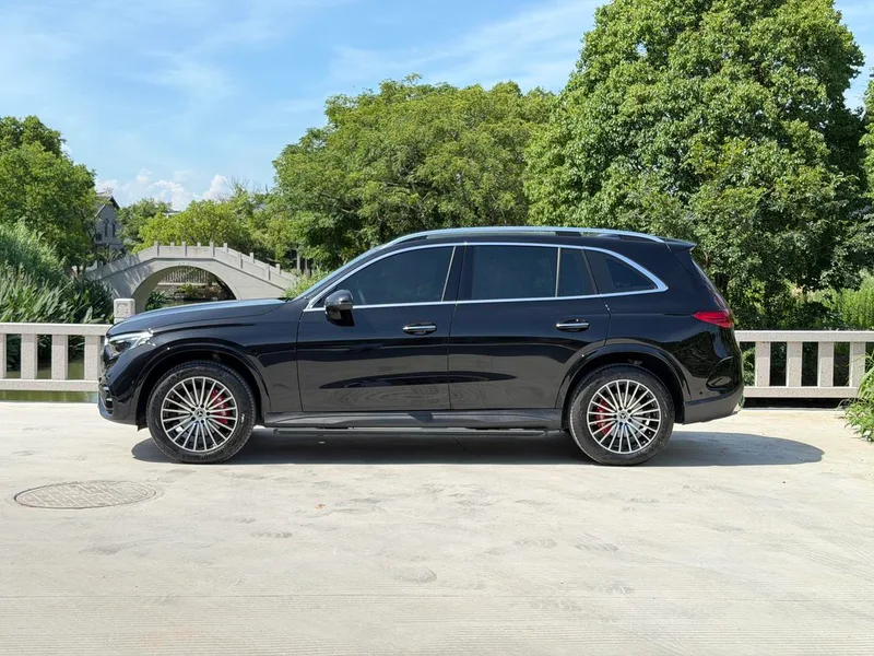 Mercedes-Benz GLC 2024 GLC 260 L 4MATIC Luxury type 5 seat exterior photo 3