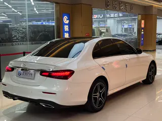 Mercedes-Benz E-Class (Imported) 2022 E 260 Edición deportiva de moda exterior foto 5 Mercedes-Benz E-Class (Imported) 2022 E 260 Edición deportiva de moda exterior foto 5