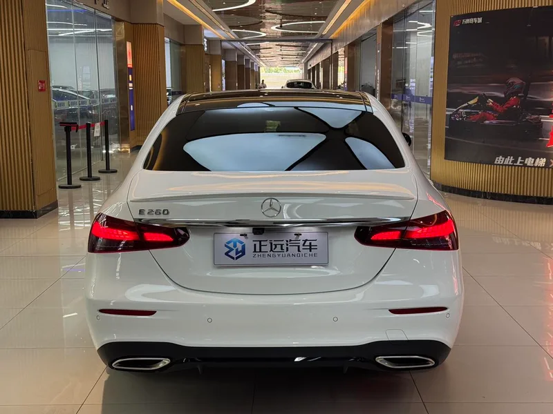 Mercedes-Benz E-Class (Imported) 2022 E 260 Edición deportiva de moda exterior foto 6 Mercedes-Benz E-Class (Imported) 2022 E 260 Edición deportiva de moda exterior foto 6