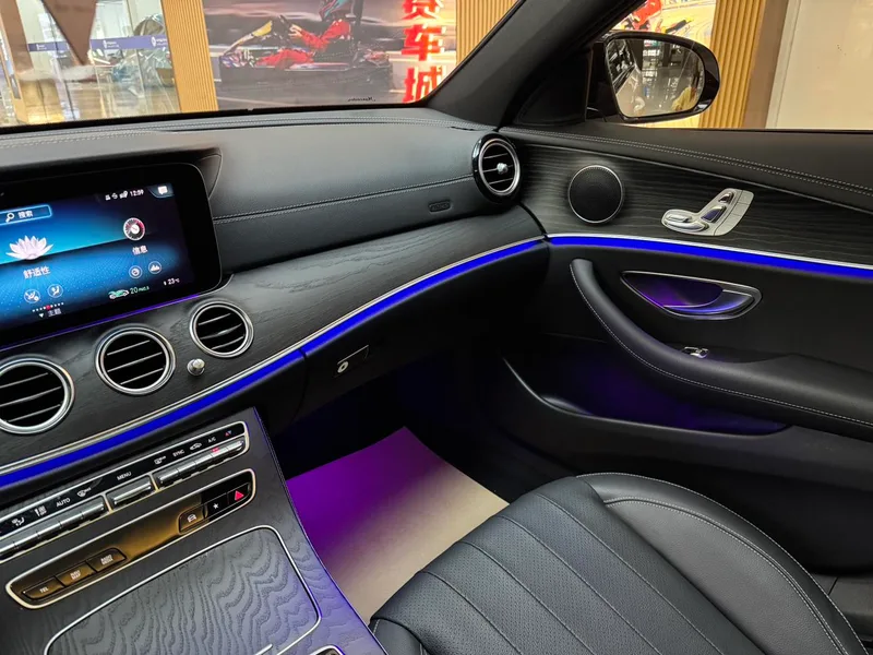 Mercedes-Benz E-Class (Imported) 2022 E 260 Edición deportiva de moda interior foto 15 Mercedes-Benz E-Class (Imported) 2022 E 260 Edición deportiva de moda interior foto 15