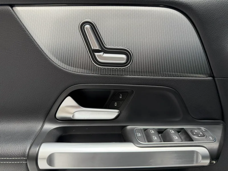 Mercedes-Benz GLB 2022 Mise à jour GLB 200 Type dynamique extérieur photo 10
