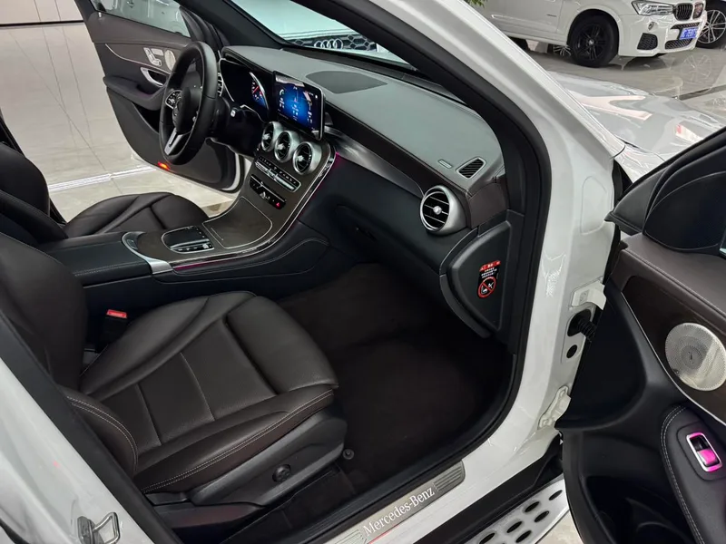 Mercedes-Benz GLC 2022 GLC 300 L 4MATIC Dynamic interior photo 18