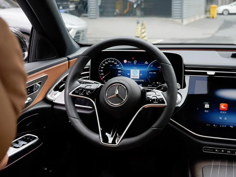 Mercedes-Benz E-Class 2024 E 350 e L Passenger car interior photo 16 Mercedes-Benz E-Class 2024 E 350 e L Passenger car interior photo 16