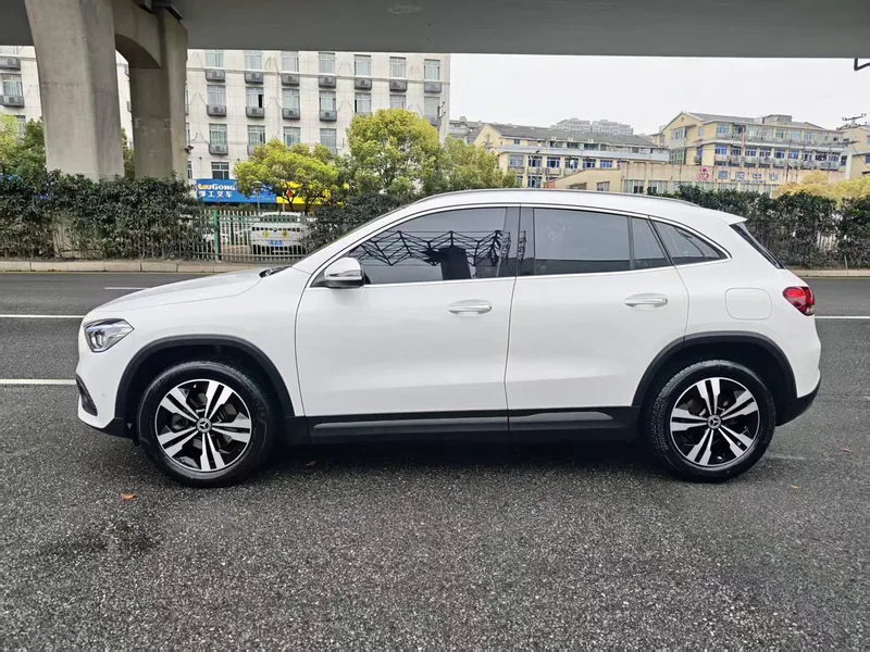 Mercedes-Benz GLA 2022 Restyling GLA 200 exterior photo 3