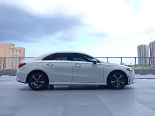 Mercedes-Benz A-Class 2022 A 200 L Edición de moda de coche deportivo exterior foto 5