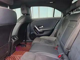 Mercedes-Benz A-Class 2022 A 200 L Edición de moda de coche deportivo interior foto 11