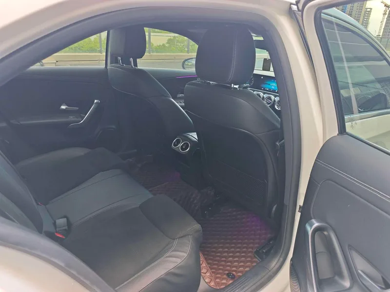 Mercedes-Benz A-Class 2022 A 200 L Edición de moda de coche deportivo interior foto 13