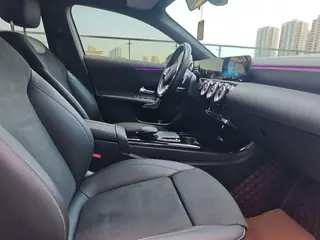 Mercedes-Benz A-Class 2022 A 200 L Edición de moda de coche deportivo interior foto 15