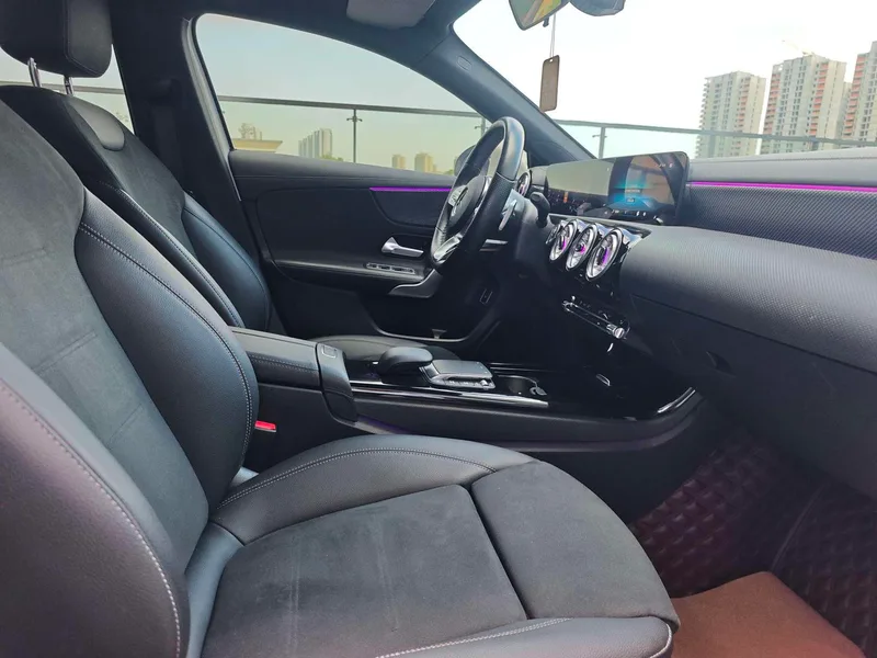 Mercedes-Benz A-Class 2022 A 200 L Edición de moda de coche deportivo interior foto 15