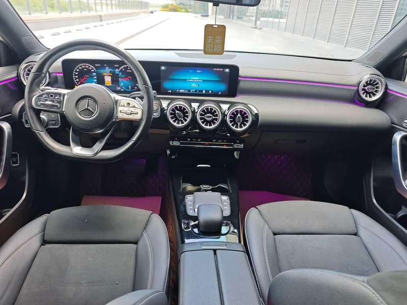 Mercedes-Benz A-Class 2022 A 200 L Edición de moda de coche deportivo interior foto 16