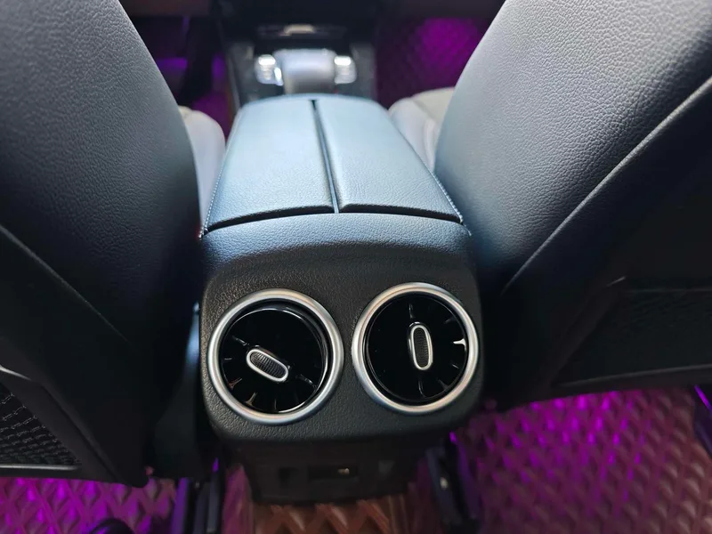 Mercedes-Benz A-Class 2022 A 200 L Edición de moda de coche deportivo interior foto 17