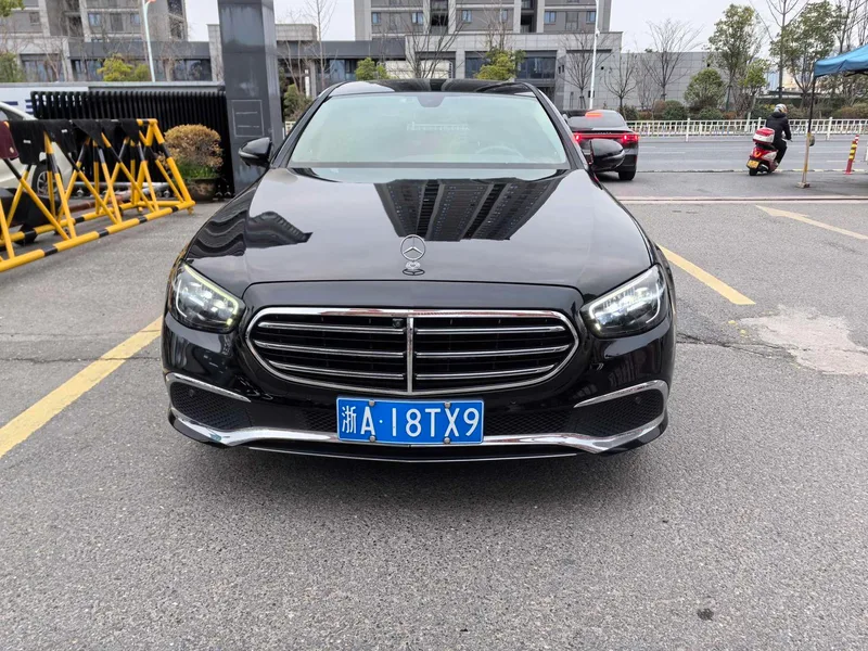 Mercedes-Benz E-Class 2022 Restyling E 300 L Fashionable Passenger car exterior photo 2 Mercedes-Benz E-Class 2022 Restyling E 300 L Fashionable Passenger car exterior photo 2