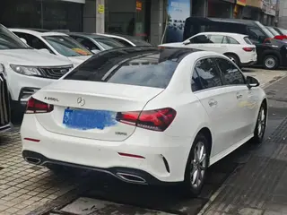 Mercedes-Benz A-Class 2021 A 200 L Edición de moda de coche deportivo exterior foto 4