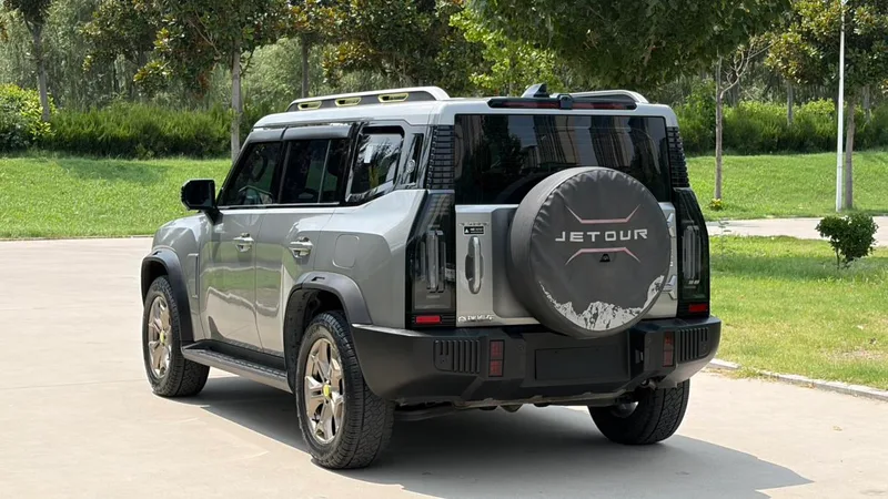 Jetour T2 2023 2.0TD Four-wheel drive Conquer interior photo 15 Jetour T2 2023 2.0TD Four-wheel drive Conquer interior photo 15