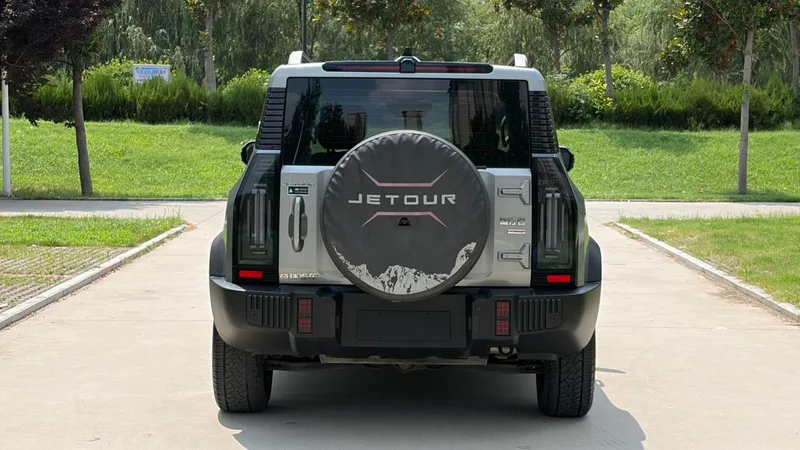 Jetour T2 2023 2.0TD Four-wheel drive Conquer interior photo 16 Jetour T2 2023 2.0TD Four-wheel drive Conquer interior photo 16