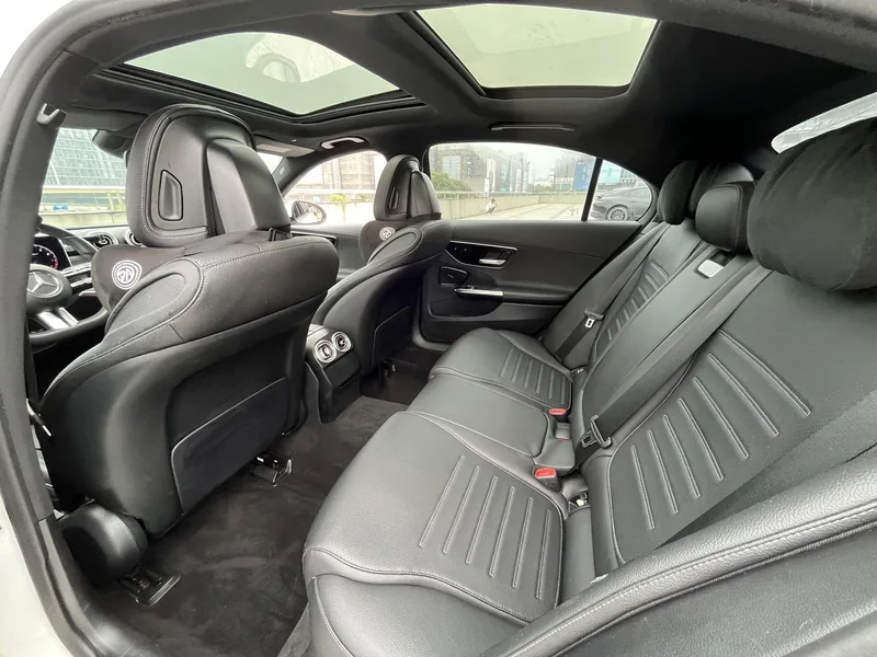Mercedes-Benz C-Class 2023 C 260 L Sports version interior photo 14 Mercedes-Benz C-Class 2023 C 260 L Sports version interior photo 14