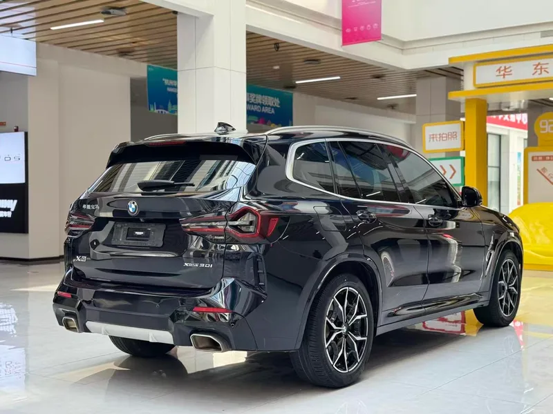 BMW X3 2022 xDrive25i M Conjunto deportivo exterior foto 5