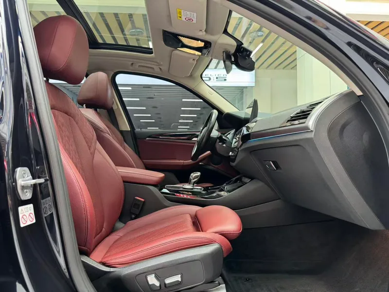 BMW X3 2022 xDrive25i M Conjunto deportivo interior foto 17