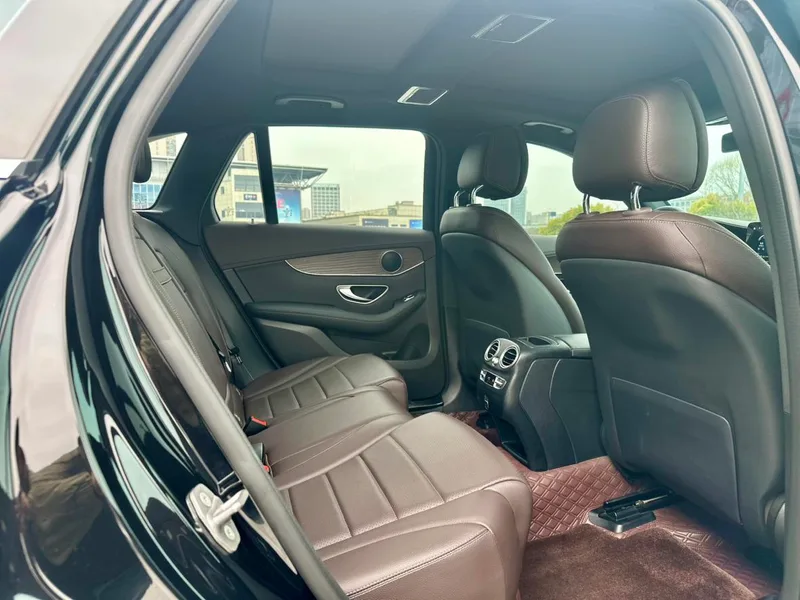 Mercedes-Benz GLC 2020 GLC 300 L 4MATIC Dynamic interior photo 14 Mercedes-Benz GLC 2020 GLC 300 L 4MATIC Dynamic interior photo 14