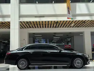 Mercedes-Benz E-Class 2023 E 300 L Fashionable Passenger car exterior photo 4 Mercedes-Benz E-Class 2023 E 300 L Fashionable Passenger car exterior photo 4