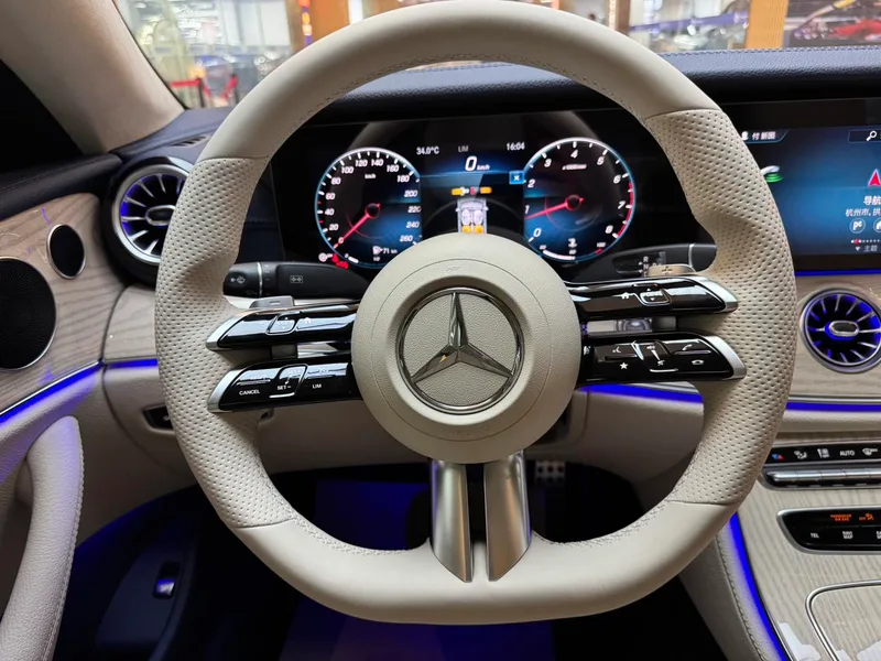 Mercedes-Benz E-Class (Imported) 2021 Restyling E 260 Coupe interior photo 17 Mercedes-Benz E-Class (Imported) 2021 Restyling E 260 Coupe interior photo 17