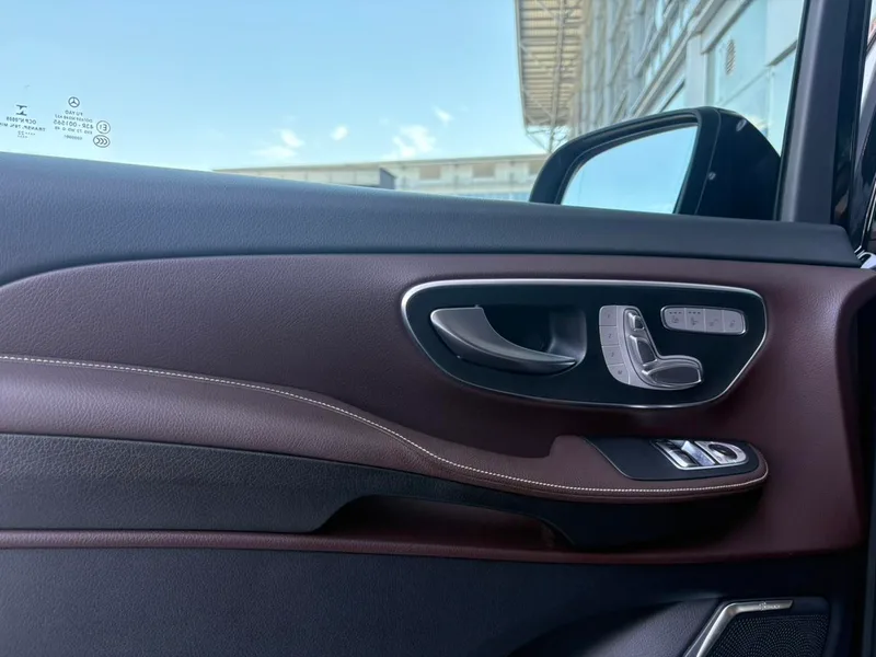 Mercedes-Benz V-Class 2022 V 260 L Long Wheelbase Deluxe Edition exterior photo 5 Mercedes-Benz V-Class 2022 V 260 L Long Wheelbase Deluxe Edition exterior photo 5