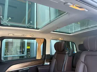 Mercedes-Benz V-Class 2022 V 260 L Long Wheelbase Deluxe Edition interior photo 8 Mercedes-Benz V-Class 2022 V 260 L Long Wheelbase Deluxe Edition interior photo 8