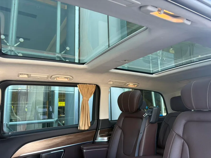Mercedes-Benz V-Class 2022 V 260 L Long Wheelbase Deluxe Edition interior photo 8 Mercedes-Benz V-Class 2022 V 260 L Long Wheelbase Deluxe Edition interior photo 8