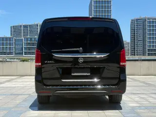 Mercedes-Benz V-Class 2022 V 260 L Long Wheelbase Deluxe Edition interior photo 10 Mercedes-Benz V-Class 2022 V 260 L Long Wheelbase Deluxe Edition interior photo 10