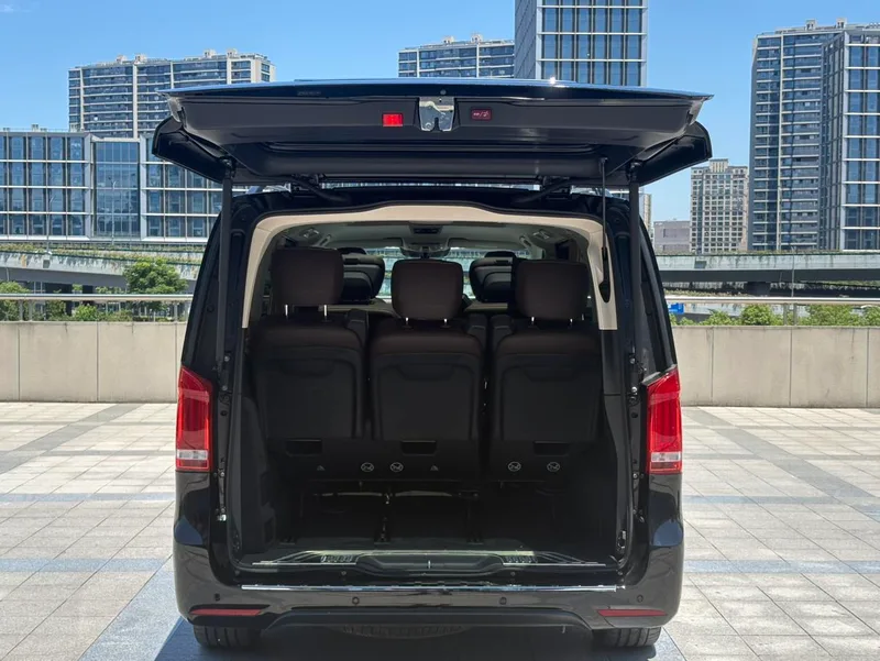 Mercedes-Benz V-Class 2022 V 260 L Long Wheelbase Deluxe Edition interior photo 13 Mercedes-Benz V-Class 2022 V 260 L Long Wheelbase Deluxe Edition interior photo 13