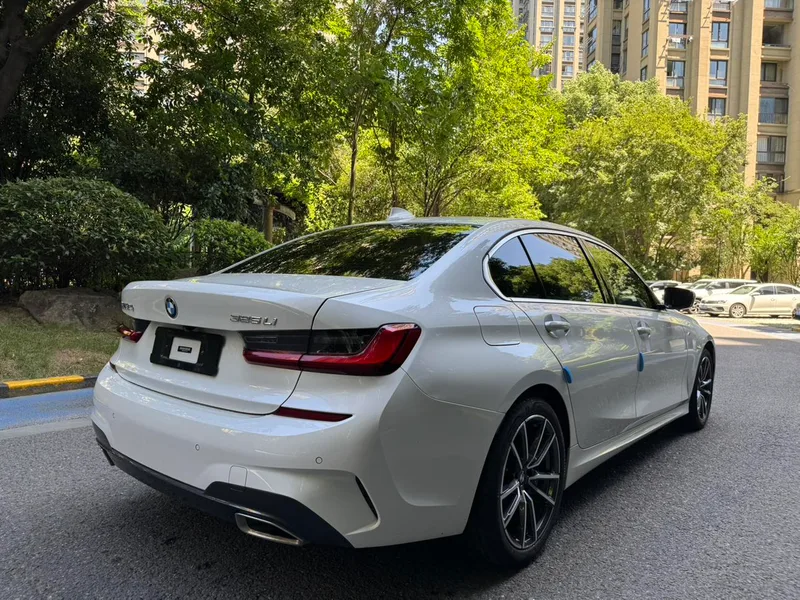 BMW 3 Series 2022 325Li M Conjunto deportivo exterior foto 5