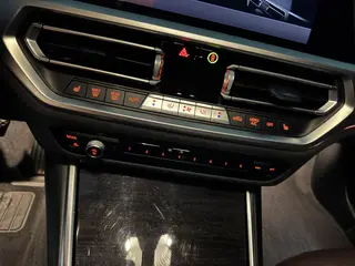 BMW 3 Series 2022 325Li M Conjunto deportivo interior foto 13