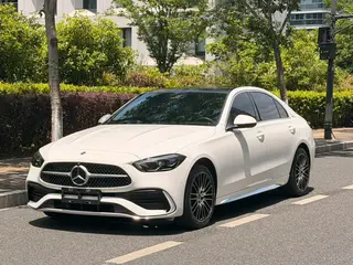 Mercedes-Benz C-Class 2023 C 260 L Versión deportiva exterior foto 1