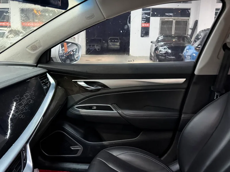 Geely Borui 2021 1.8T Versión piloto interior foto 13 Geely Borui 2021 1.8T Versión piloto interior foto 13